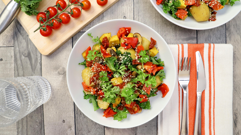 Thuần chay là gì? Đây là một chế độ ăn uống và lối sống loại bỏ hoàn toàn các sản phẩm có nguồn gốc từ động vật