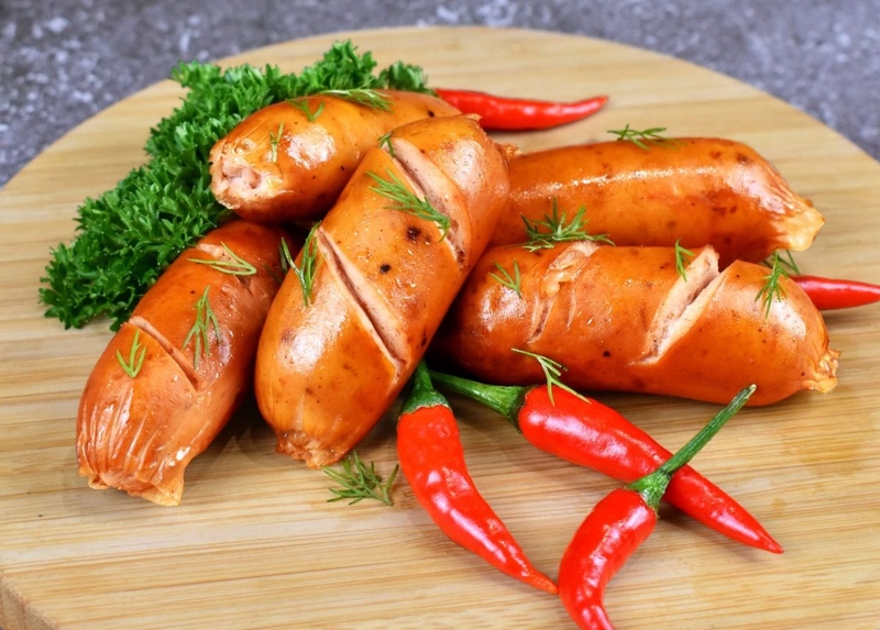 Chăm sóc sau thẩm mỹ: Cắt mí có ăn được xúc xích không 1