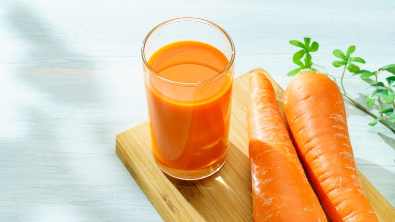 Nước ép cà rốt tươi, ít đường giúp bảo vệ niêm mạc và cải thiện hệ tiêu hóa hiệu quả