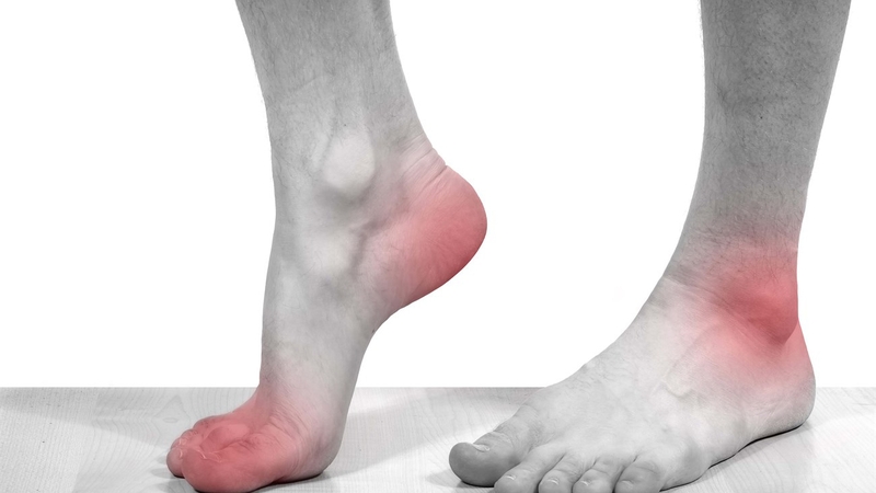 Đau khớp cổ chân phải là dấu hiệu của bệnh viêm khớp mắt cá chân 1