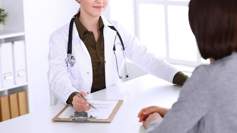 Cần thông báo với bác sĩ những loại thuốc đang sử dụng nếu có để tránh tương tác thuốc