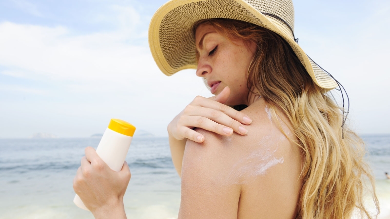 Điểm qua một số sai lầm khi sử dụng kem chống nắng nhiều người mắc phải 2