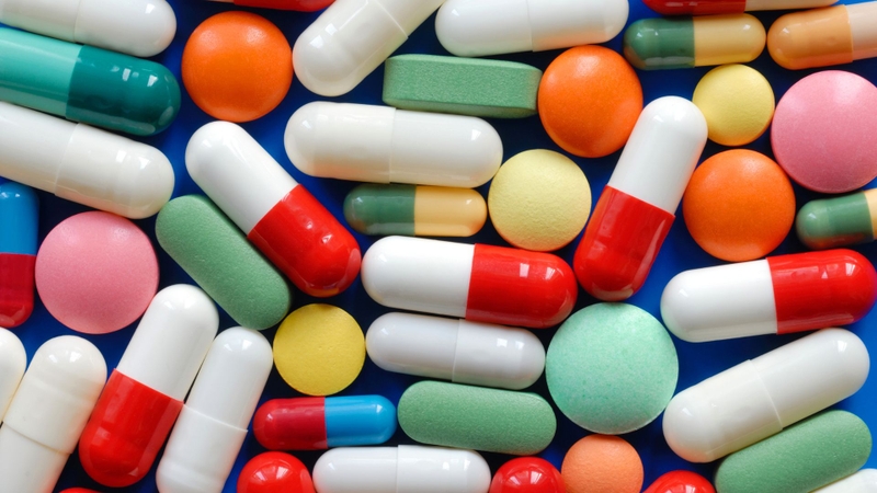 Dolutegravir có thể tương tác với một số thuốc, người bệnh cần đặc biệt lưu ý