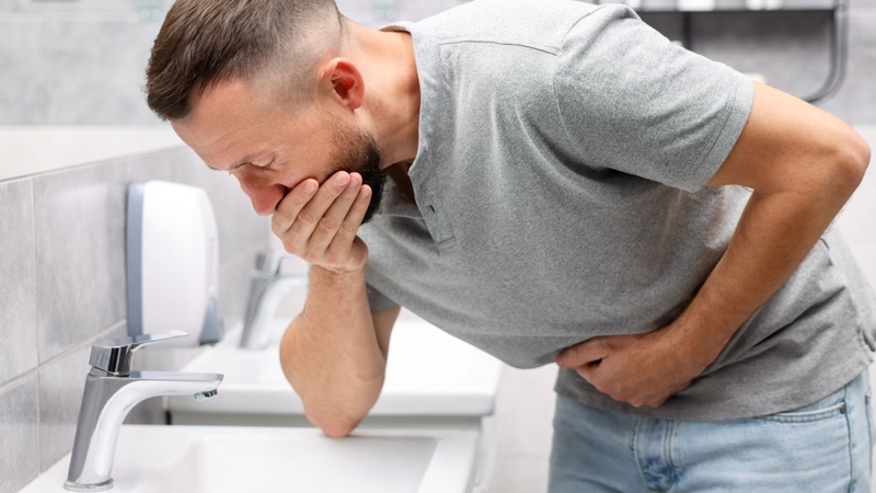 Buồn nôn là một trong những tác dụng phụ phổ biến của Doripenem