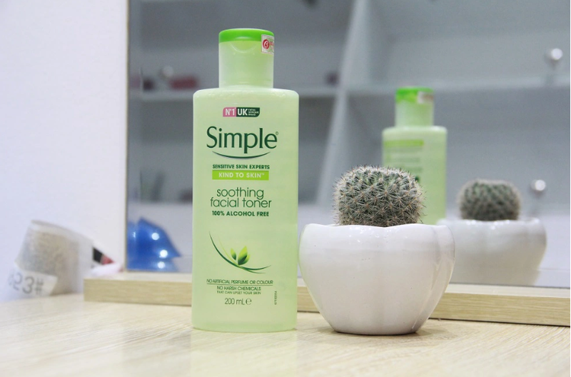 Dùng nước hoa hồng Simple bị nổi mụn nguyên nhân do đâu 3.png