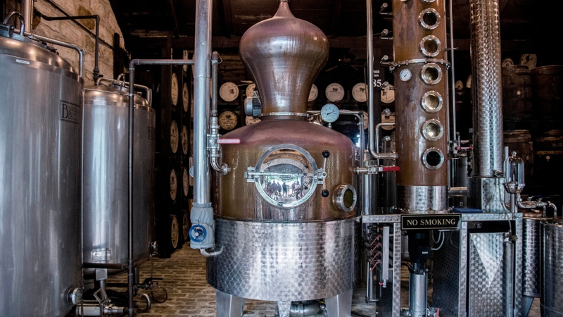 Chưng cất hơi nước là phương pháp phổ biến để điều chế Eugenol