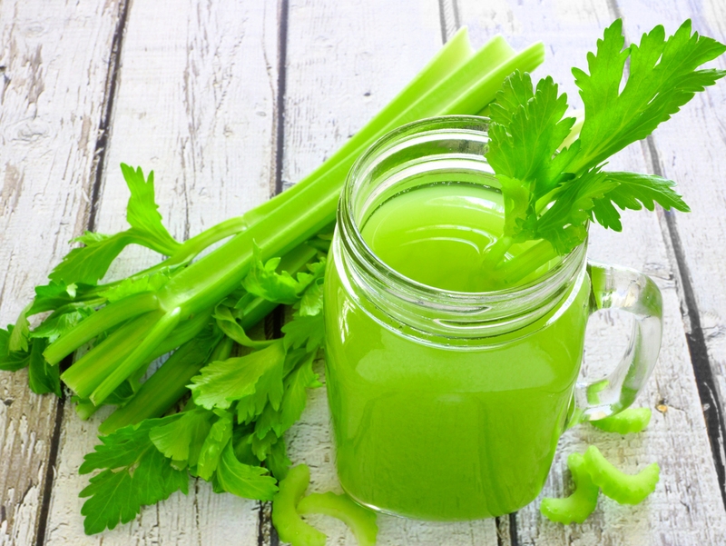 Giải đáp cùng bác sĩ nhi khoa: Trẻ em có uống được nước ép cần tây không? 2