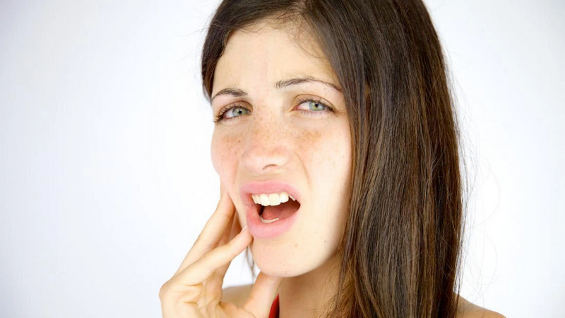 Giải đáp nhanh: Làm cầu răng có bị tiêu xương không? 3