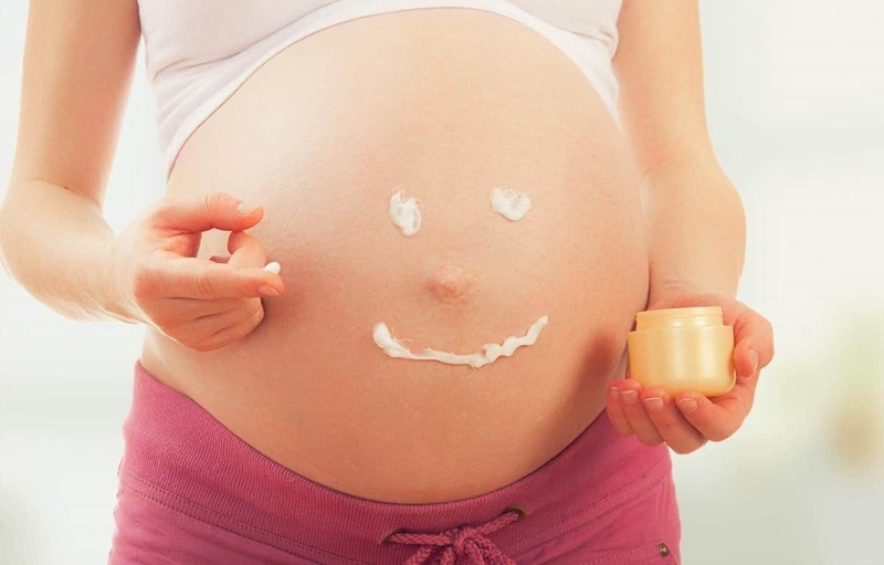 Giải đáp thắc mắc: Sữa dưỡng thể vaseline có dùng được cho bà bầu không?1