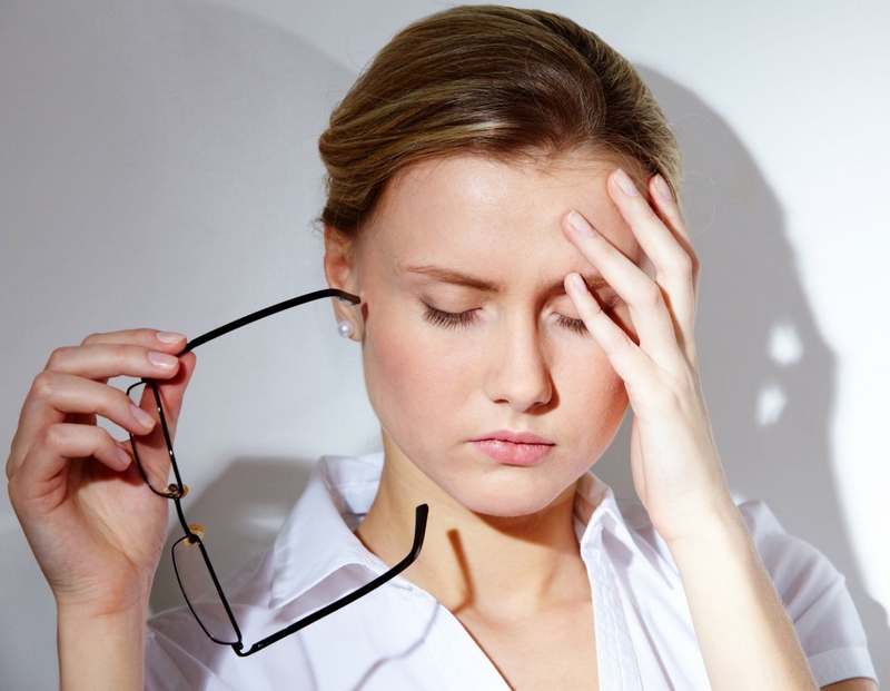 Thức khuya gây đau dạ dày, da lão hóa