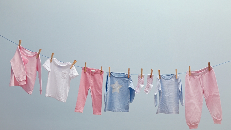 Giặt đồ cho trẻ sơ sinh có được vắt không_ Nên hay không nên_ Hướng dẫn chi tiết mẹ cần biết 1.jpg