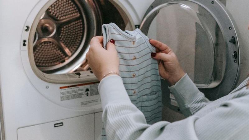 Giặt đồ cho trẻ sơ sinh có được vắt không_ Nên hay không nên_ Hướng dẫn chi tiết mẹ cần biết 3.jpg