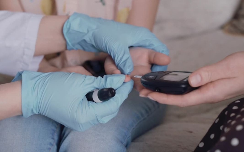 Glucose trong nước tiểu 500 có sao không? Cần làm gì để kiểm soát 4