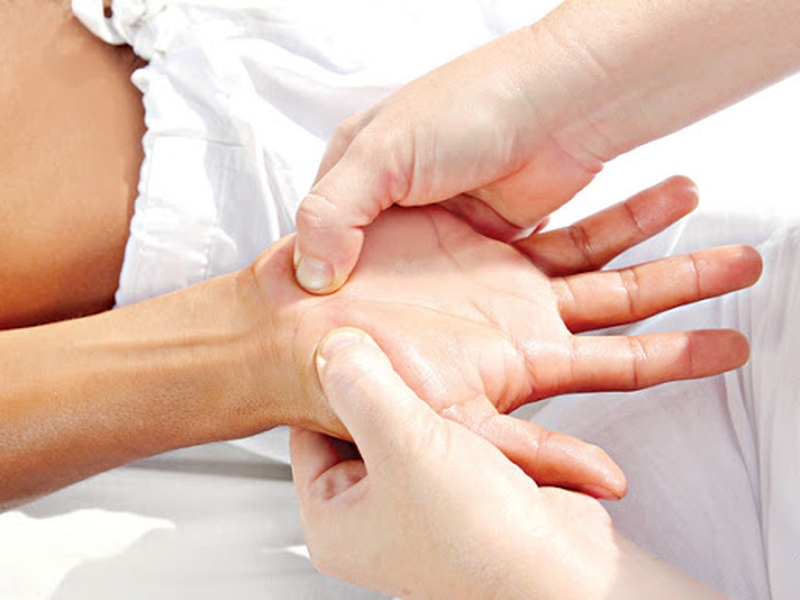 [Gợi ý mẹo hay]: Bấm huyệt chữa rối loạn tiêu hóa hiệu quả đến bất ngờ! 1