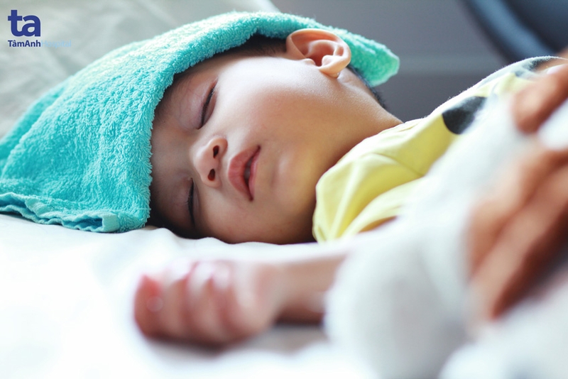 Xem ngay cách đánh cảm bằng dầu gió đảm bảo an toàn và hiệu quả 3