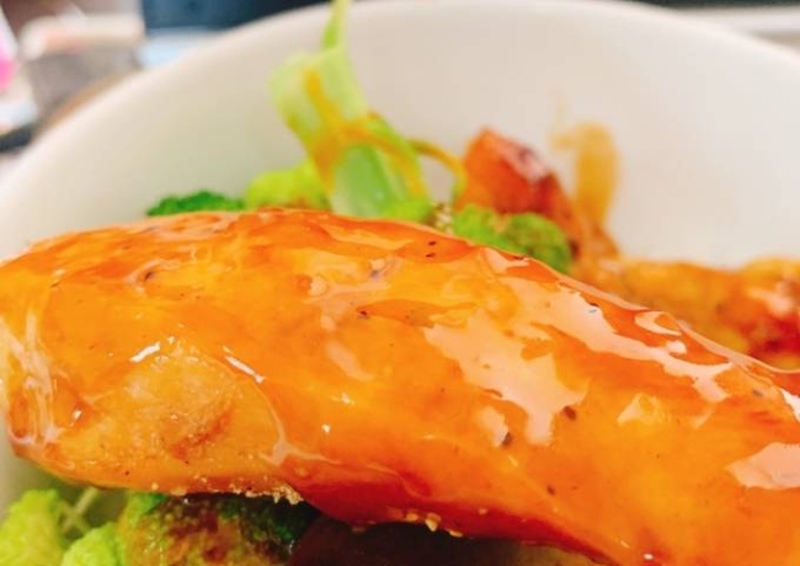 Hướng dẫn bạn các cách làm ức gà áp chảo ngon bá cháy 6