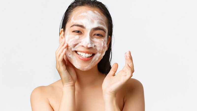 Hướng dẫn quy trình tẩy tế bào chết cho da mặt chuẩn spa 2