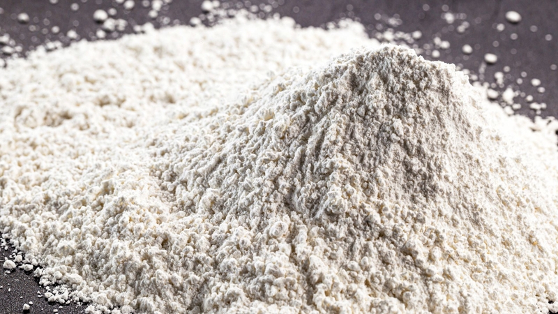 Kaolin là một loại khoáng sét có màu trắng, đặc tính mềm và dễ tạo hình