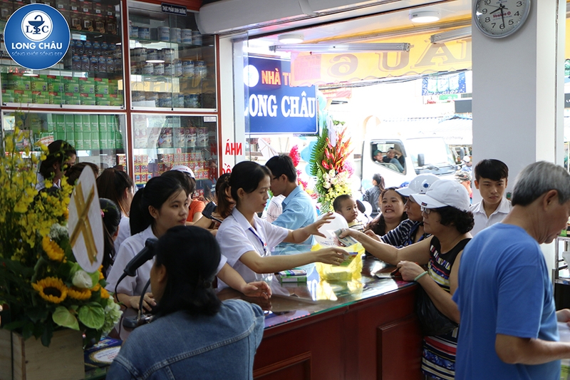 Rất đông bà con Quận 7 đã đến Long Châu 6 từ rất sớm để tham quan, mua sắm và tham gia những hoạt động thú vị, hữu ích. Rất đông bà con Quận 7 đã đến Long Châu 6 từ rất sớm để tham quan, mua sắm và tham gia những hoạt động thú vị, hữu ích.