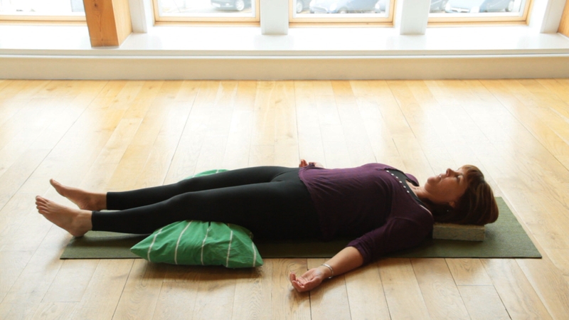 làm gì khi đau lưng