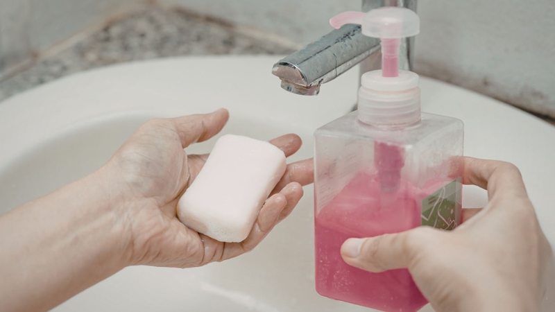 Lauric Acid được dùng trong xà phòng, sữa rửa mặt, dầu gội và các sản phẩm làm sạch