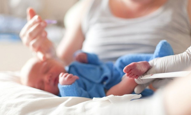 Lợi ích to lớn khi lấy máu gót chân để xét nghiệm cho trẻ sơ sinh 2