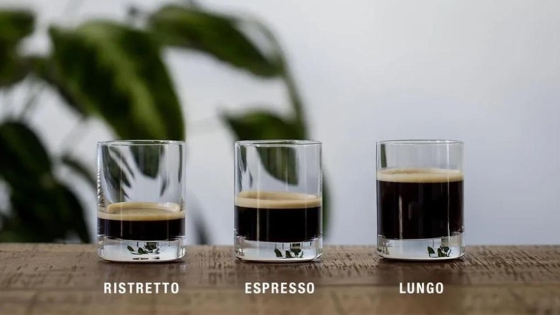 Thời gian chiết xuất dài tạo nên vị đắng đặc trưng và mùi thơm của Lungo Coffee