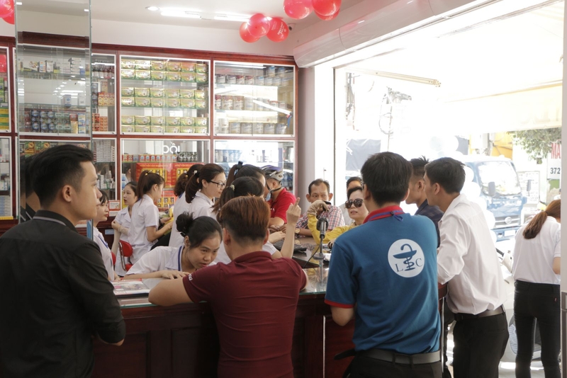 Long Châu 10 giảm ngay 5% khi mua từ 3 hộp TPCN, giảm đến 3% khi mua thuốc theo toa bác sĩ