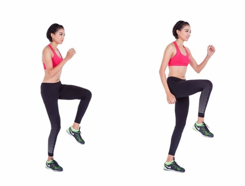 Bài tập aerobic giảm mỡ bụng: nâng cao đùi tại chỗ