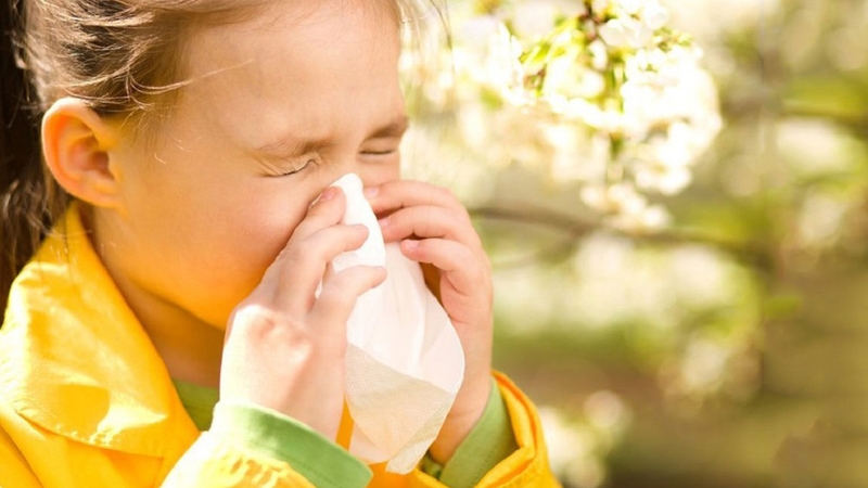 Mách cha mẹ cách xử lý khi trẻ bị ho sổ mũi kéo dài 1