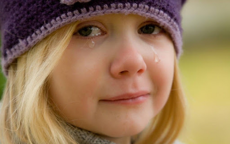 Mắt Sưng Vì Khóc Phải Làm Sao? 1