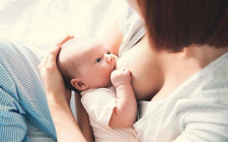 Mẹ bị căng sữa nhưng sữa không tiết ra được phải làm sao? Phương pháp xử lý 3