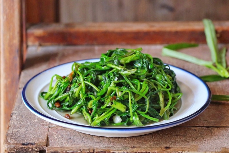 Mẹ sau sinh ăn rau muống được không? Lưu ý cần biết 3