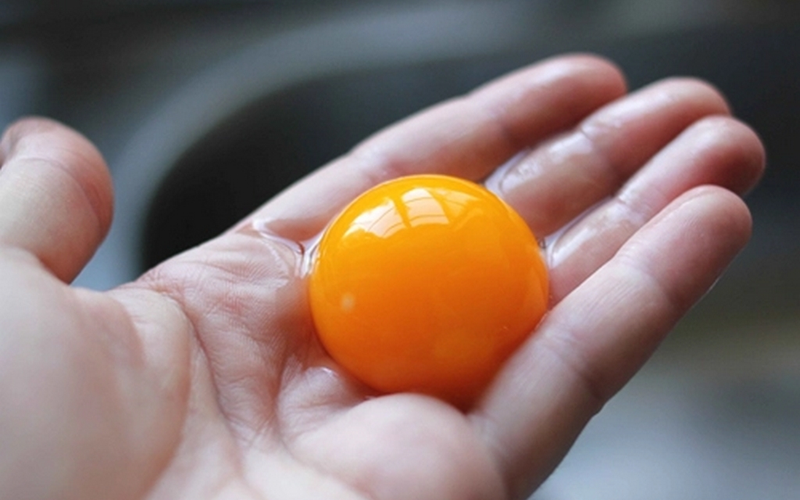 Mẹo chữa bệnh vẩy nến bằng lòng đỏ trứng gà tại nhà 2