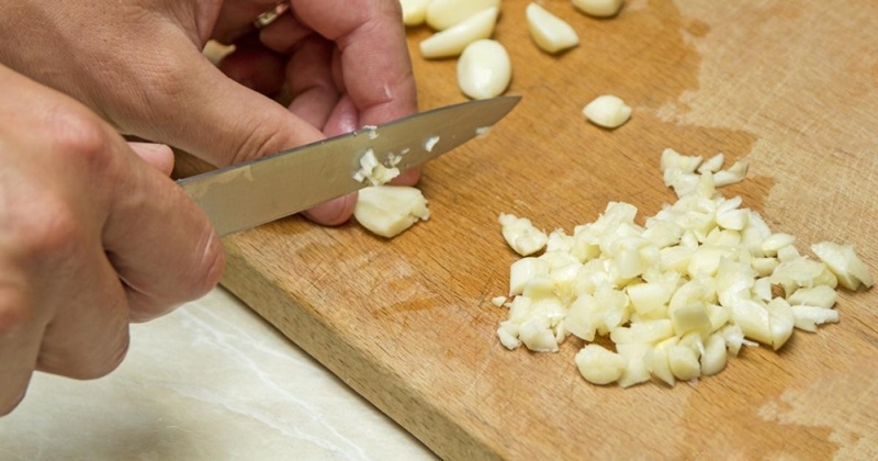 Mẹo xông tỏi trị cảm cúm cho bà bầu cực kì hiệu quả 5