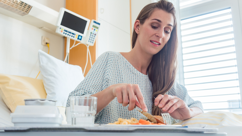 Chế độ ăn uống phù hợp giúp hệ tiêu hóa thích nghi và hỗ trợ phục hồi sau phẫu thuật cắt dạ dày