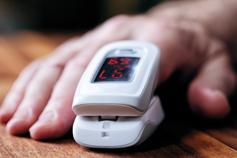 Nên mua máy đo nồng độ oxy trong máu phù hợp với nhu cầu sử dụng