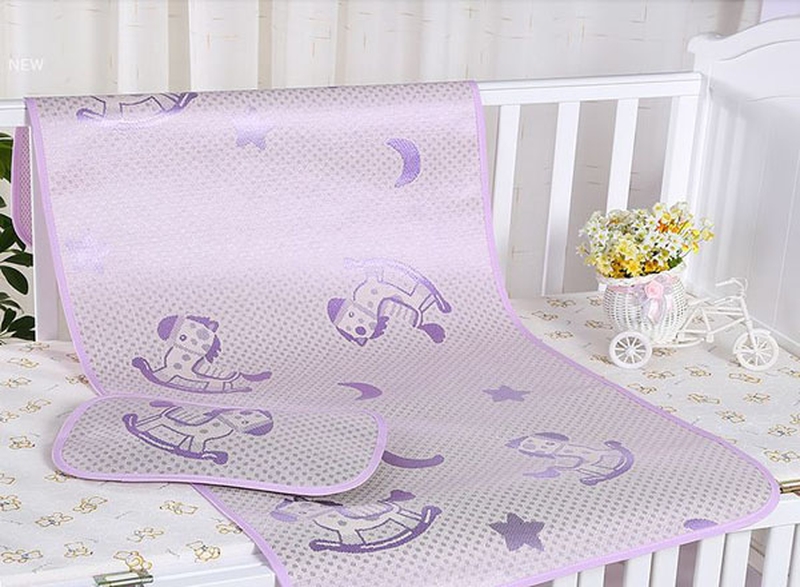 Mùa hè nắng nóng trẻ sơ sinh nên nằm gì cho mát lưng? 3