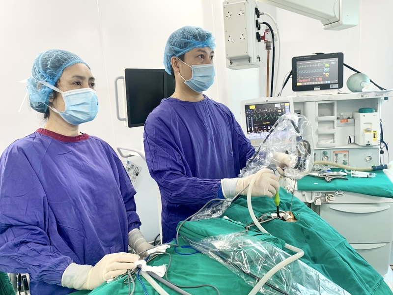 Nạo VA bằng dao plasma 02