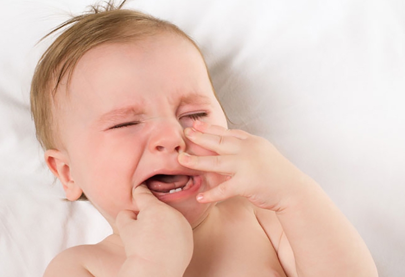 Nguyên nhân dẫn đến tình trạng trẻ bị sốt nhưng không ho, sổ mũi và cách chăm sóc 2