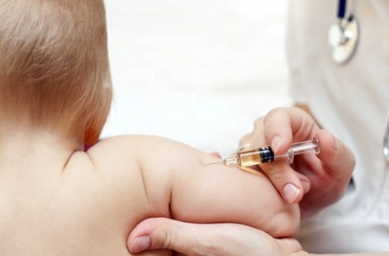 Nguyên nhân dẫn đến tình trạng trẻ bị sốt nhưng không ho, sổ mũi và cách chăm sóc 3