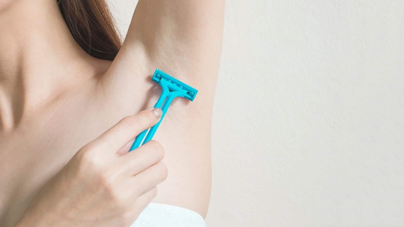 Nguyên nhân khiến vùng nách ngày càng thâm và sạm màu 2