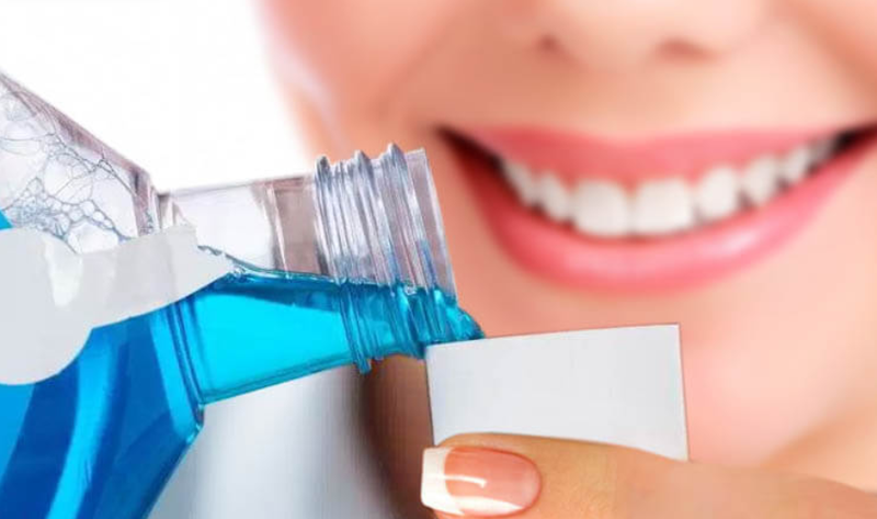 Phụ nữ mang thai bị sâu răng nên dùng nước muối để điều trị