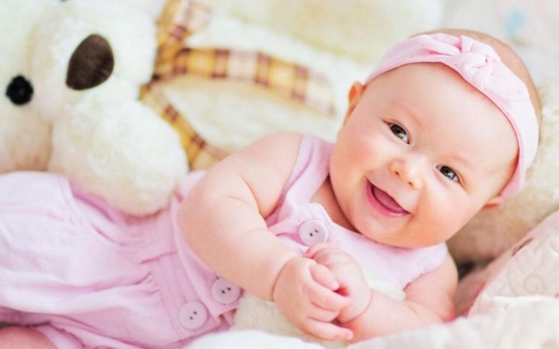 Nhận biết trẻ 2 tháng tuổi thông minh sớm không phải cha mẹ nào cũng biết 2