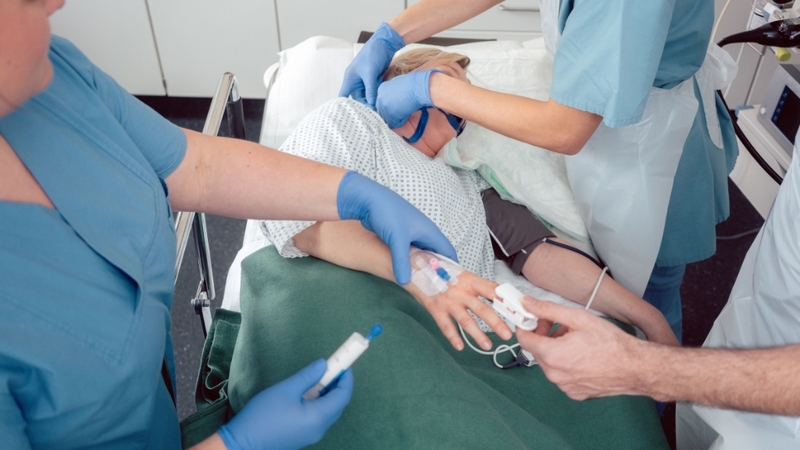 Nội soi đại tràng gây mê áp dụng khi có triệu chứng, tầm soát ung thư hoặc bệnh nhân sợ đau