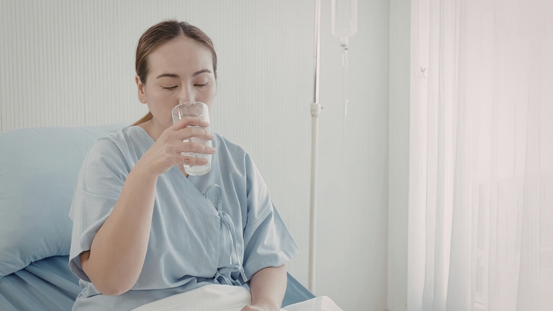 Sau khi nội soi trực tràng, bệnh nhân nên ăn mềm, uống đủ nước và tránh chất kích thích