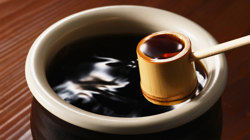 Nước tương là một trong những gia vị giúp bé ăn ngon miệng được nhiều phụ huynh tin dùng