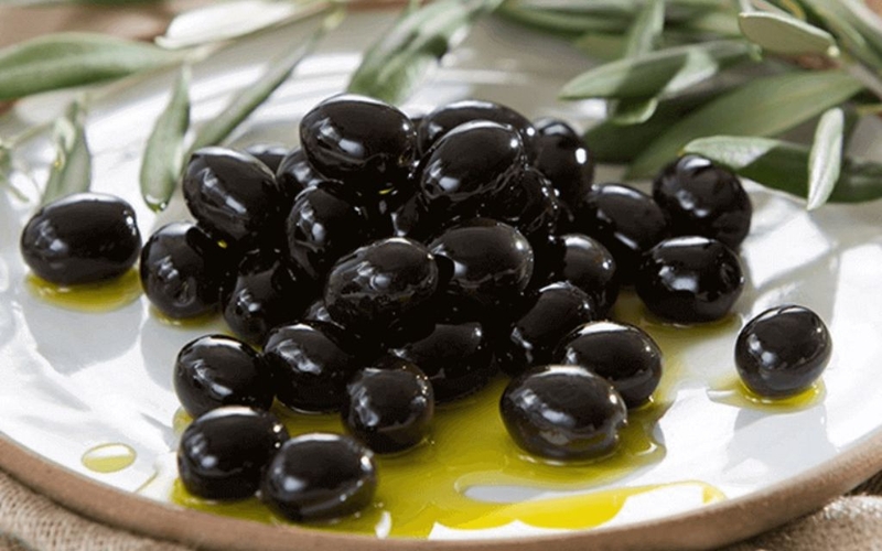 Oliu đen và oliu xanh phân biệt như thế nào? Ứng dụng trong nấu ăn 1