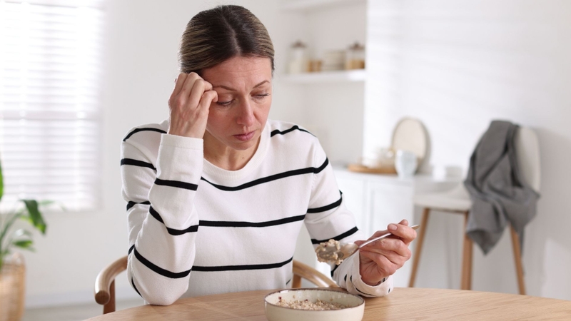 Chán ăn là một trong những tác dụng phụ thường gặp của Oxetacaine