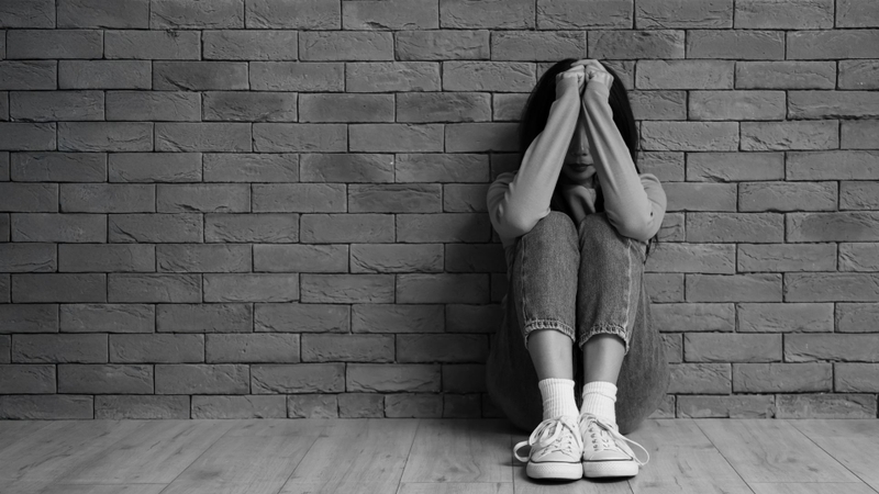 Perampanel có thể làm xuất hiện ý nghĩ tự tử ở một số người dùng, dù đây là tác dụng phụ hiếm gặp